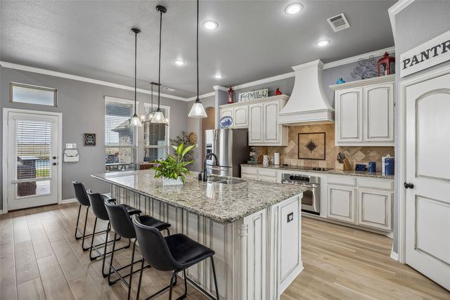 11201 Lakecrest Drive, Sanger, TX 76266