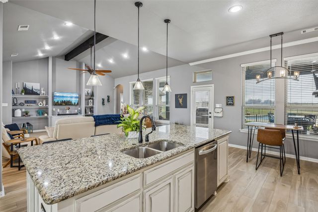 11201 Lakecrest Drive, Sanger, TX 76266