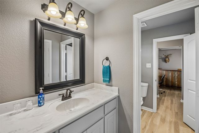 11201 Lakecrest Drive, Sanger, TX 76266