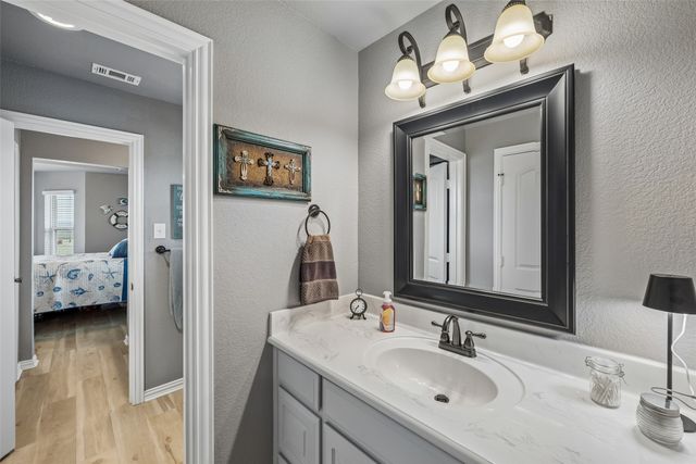 11201 Lakecrest Drive, Sanger, TX 76266