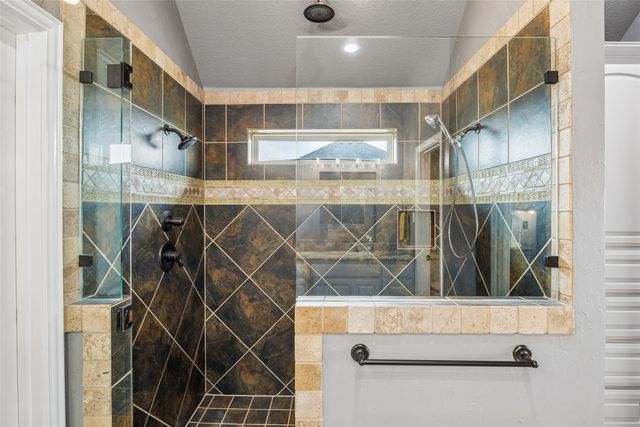 11201 Lakecrest Drive, Sanger, TX 76266