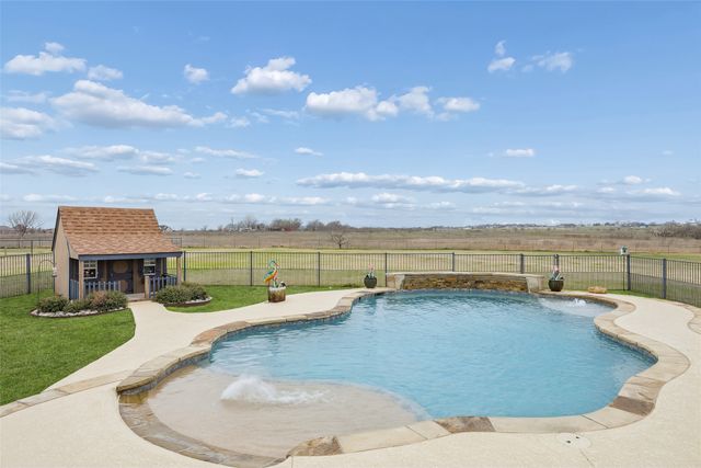 11201 Lakecrest Drive, Sanger, TX 76266