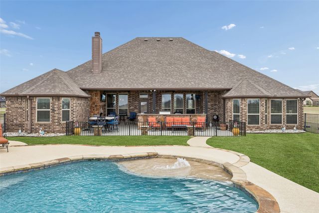 11201 Lakecrest Drive, Sanger, TX 76266
