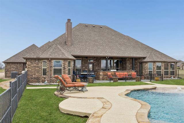 11201 Lakecrest Drive, Sanger, TX 76266