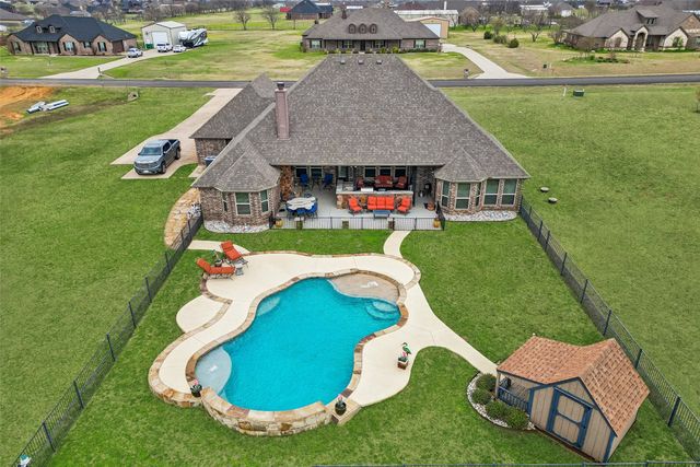 11201 Lakecrest Drive, Sanger, TX 76266