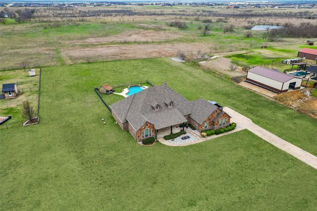 11201 Lakecrest Drive, Sanger, TX 76266