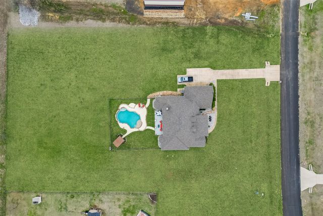 11201 Lakecrest Drive, Sanger, TX 76266