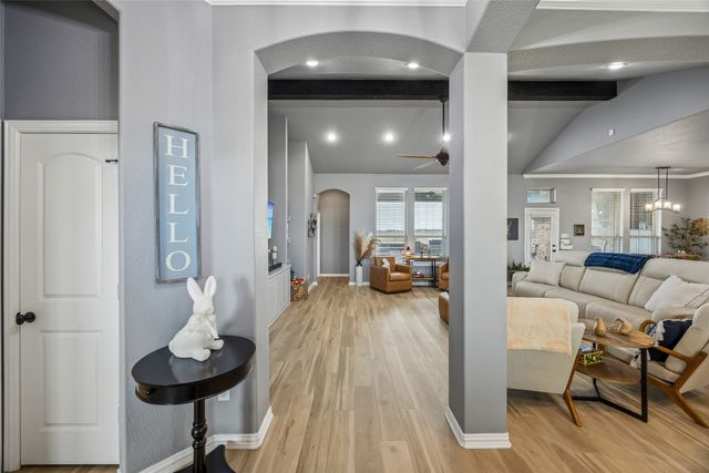 11201 Lakecrest Drive, Sanger, TX 76266