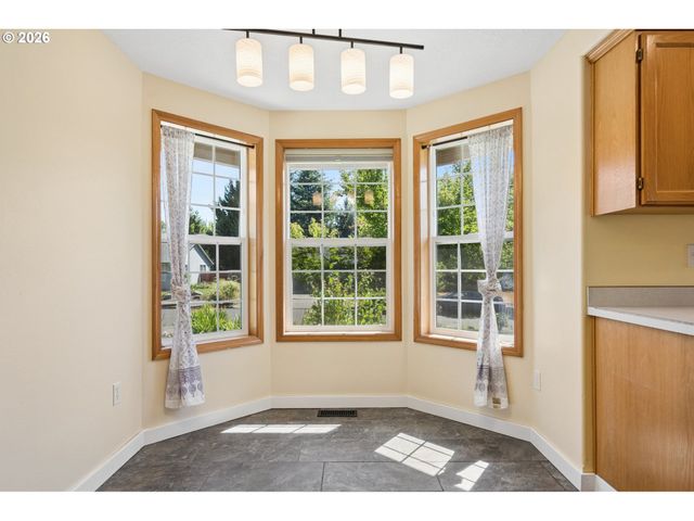 1733 Ne COBURN Dr, Mc Minnville, OR 97128