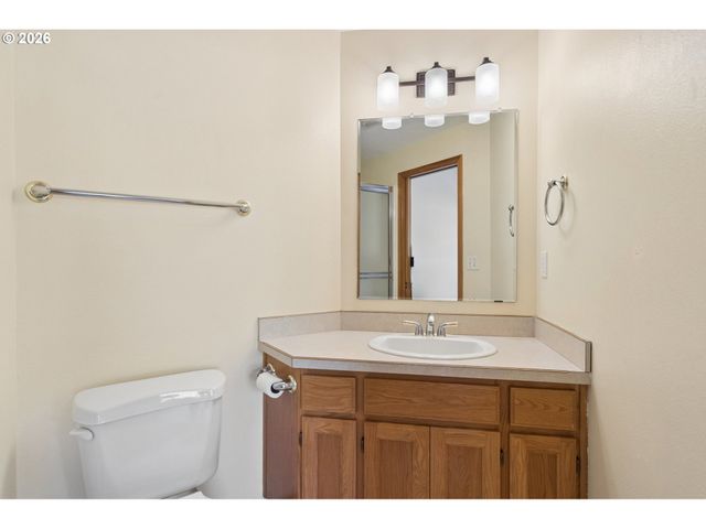 1733 Ne COBURN Dr, Mc Minnville, OR 97128