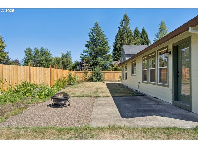1733 Ne COBURN Dr, Mc Minnville, OR 97128