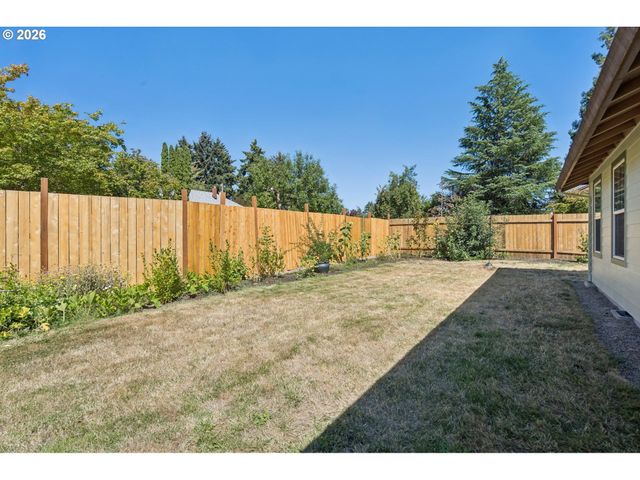 1733 Ne COBURN Dr, Mc Minnville, OR 97128