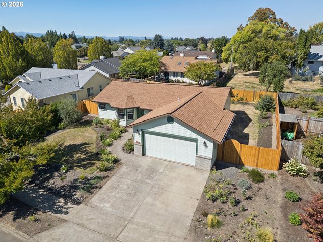 1733 Ne COBURN Dr, Mc Minnville, OR 97128