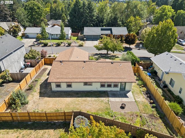 1733 Ne COBURN Dr, Mc Minnville, OR 97128