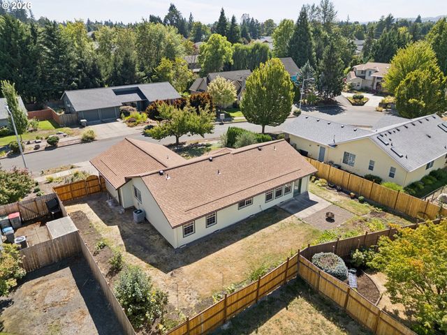 1733 Ne COBURN Dr, Mc Minnville, OR 97128