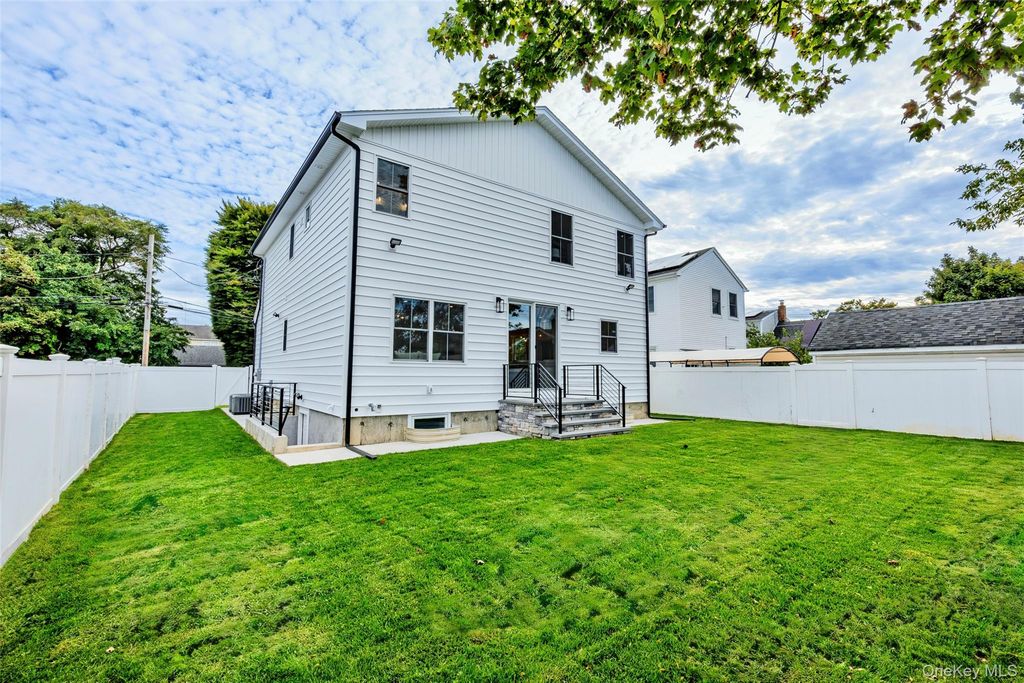 2439 Berkeley Place, Bellmore, NY 11710 — photo 3