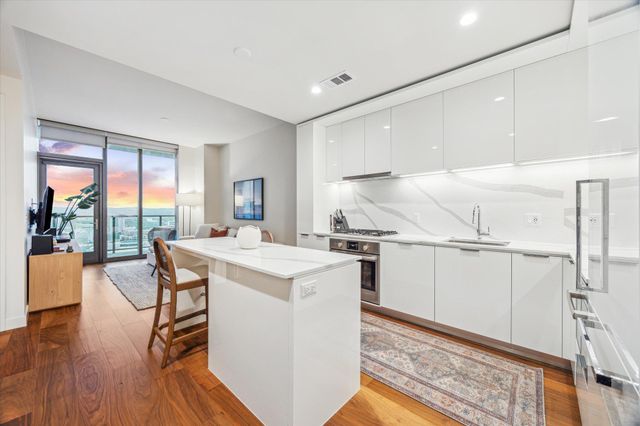 44 East Ave 2304, Austin, TX 78701