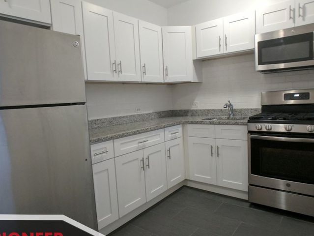 2349 N Drake Avenue 3, Chicago, IL 60647