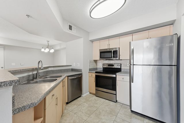 3790 NW Mediterranean Lane 303, Jensen Beach, FL 34957