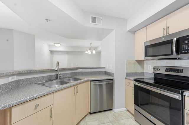 3790 NW Mediterranean Lane 303, Jensen Beach, FL 34957