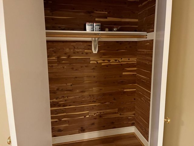 12 Lois 12, Lexington, MA 02420