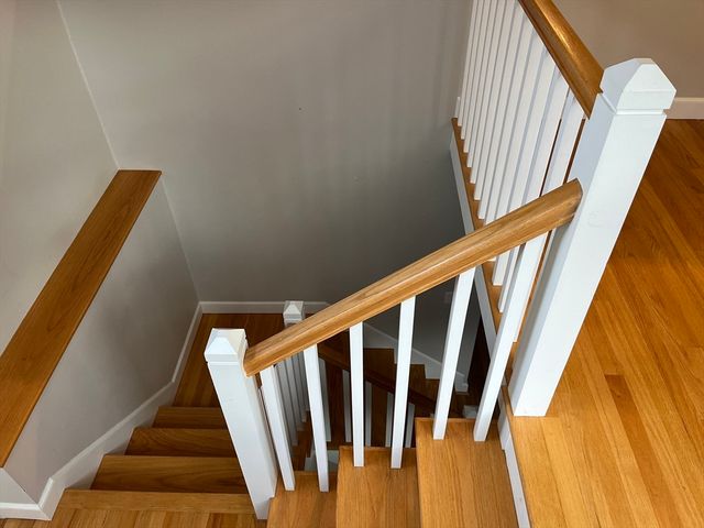 12 Lois 12, Lexington, MA 02420