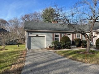 12 Lois 12, Lexington, MA 02420