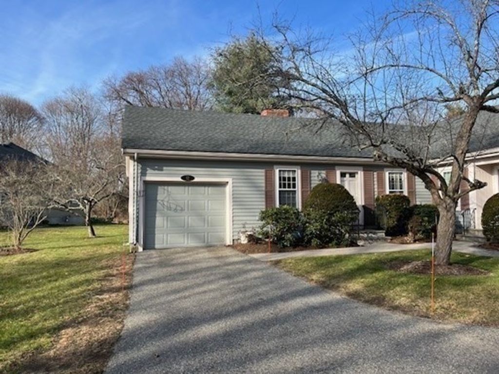 12 Lois 12, Lexington, MA 02420