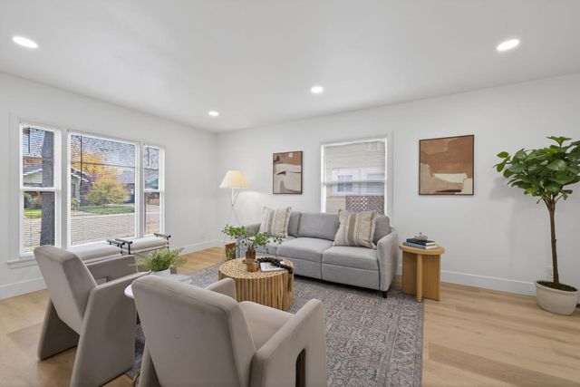 2172 36th St, Sacramento, CA 95817