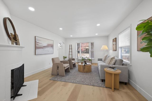 2172 36th St, Sacramento, CA 95817