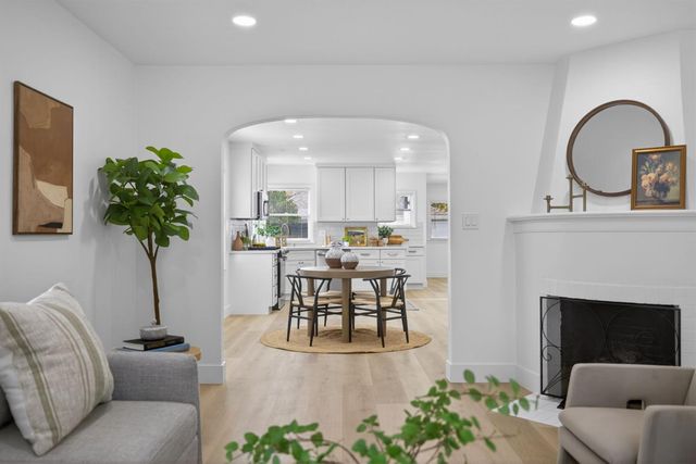 2172 36th St, Sacramento, CA 95817