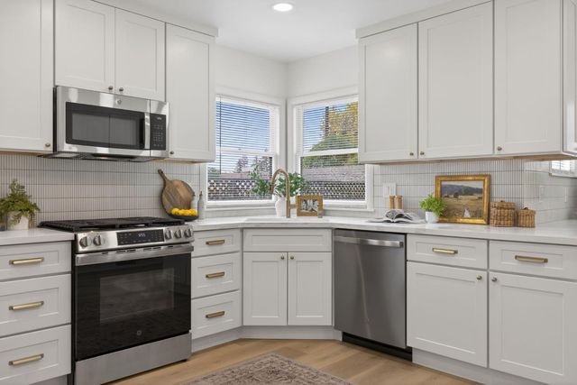 2172 36th St, Sacramento, CA 95817