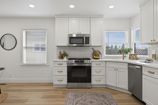 2172 36th St, Sacramento, CA 95817