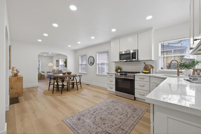 2172 36th St, Sacramento, CA 95817