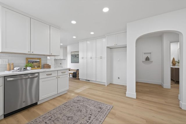 2172 36th St, Sacramento, CA 95817