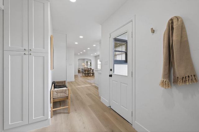 2172 36th St, Sacramento, CA 95817