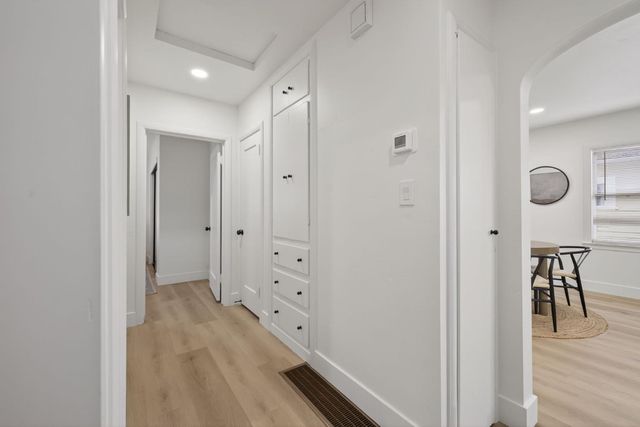 2172 36th St, Sacramento, CA 95817