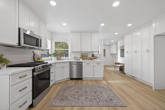 2172 36th St, Sacramento, CA 95817