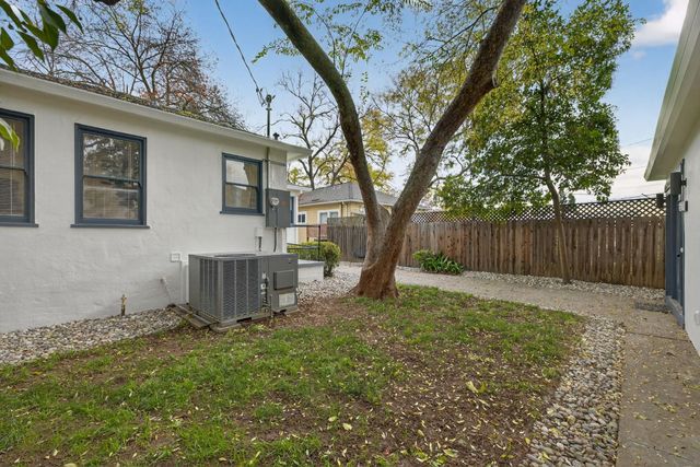 2172 36th St, Sacramento, CA 95817