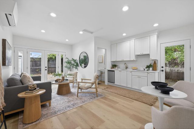 2172 36th St, Sacramento, CA 95817