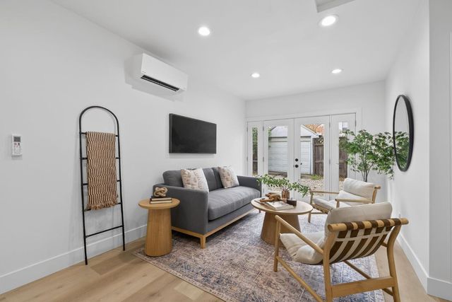 2172 36th St, Sacramento, CA 95817