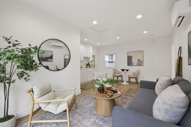 2172 36th St, Sacramento, CA 95817