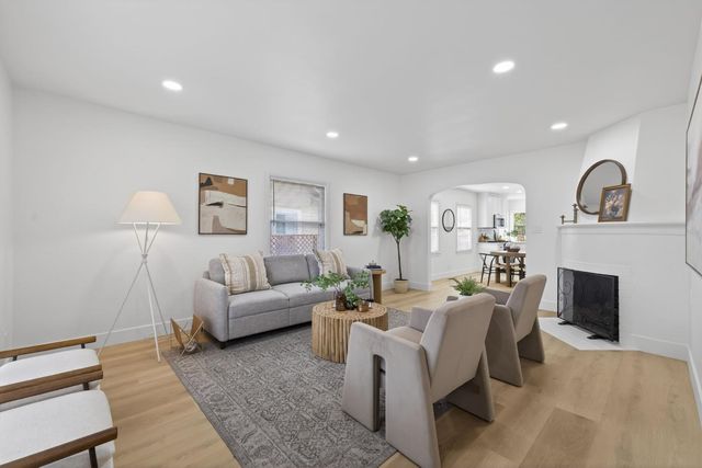 2172 36th St, Sacramento, CA 95817