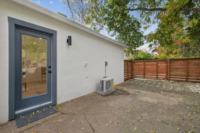 2172 36th St, Sacramento, CA 95817