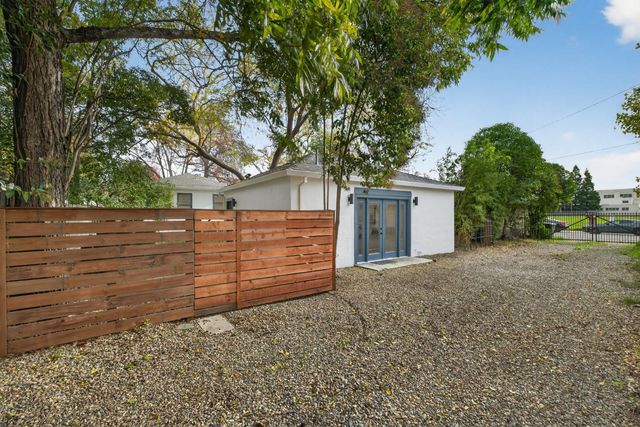 2172 36th St, Sacramento, CA 95817