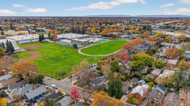 2172 36th St, Sacramento, CA 95817