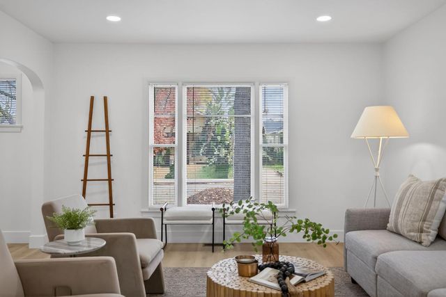 2172 36th St, Sacramento, CA 95817