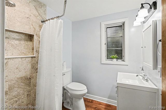 7361 Honeysuckle Road, West Bloomfield, MI 48324
