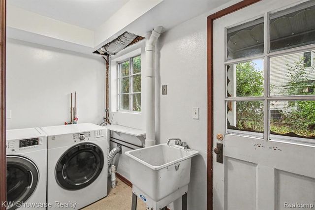 7361 Honeysuckle Road, West Bloomfield, MI 48324