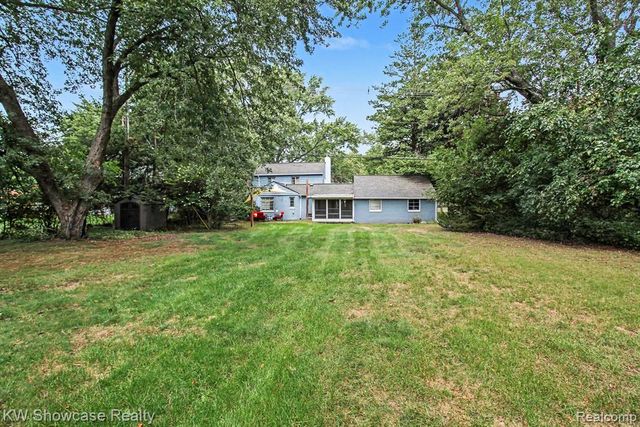 7361 Honeysuckle Road, West Bloomfield, MI 48324